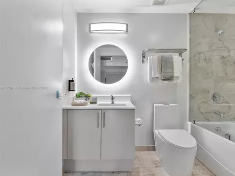 Bath - 2889 Mcfarlane Rd #1908, Miami, FL 33133 photo 4 of 4