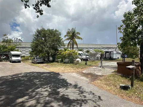 727 NW 43rd Ct, Oakland Park, FL 33309
