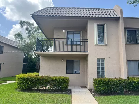 370 Racquet Club Rd #101, Weston, FL 33326