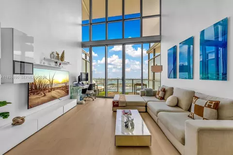 1100 Biscayne Blvd #4305, Miami, FL 33132