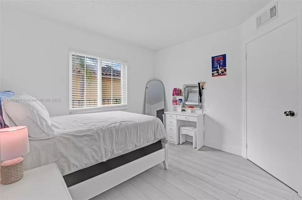 Bedroom - 1105 Lake Shore Dr #202, Lake Park, FL 33403 photo 4 of 5