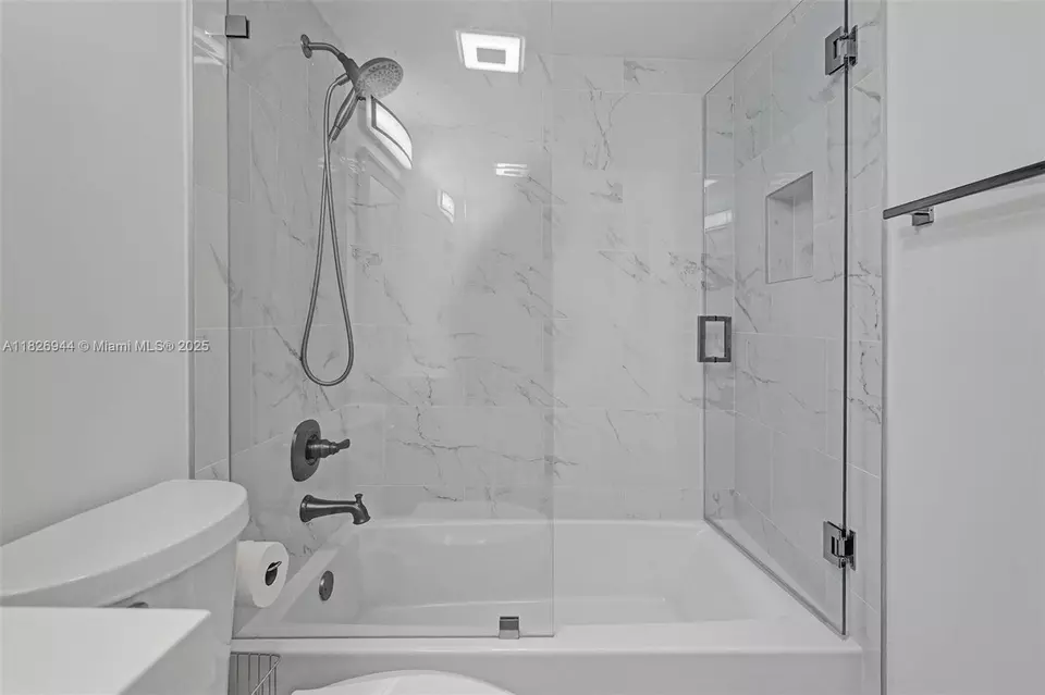 Bath - 1105 Lake Shore Dr #202, Lake Park, FL 33403 photo 3 of 3