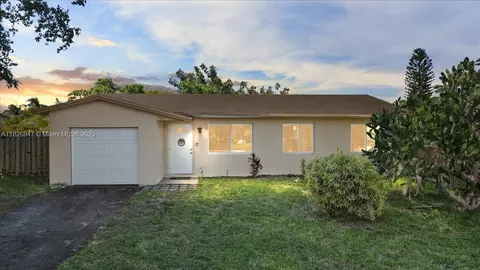7307 SW 8th St, North Lauderdale, FL 33068