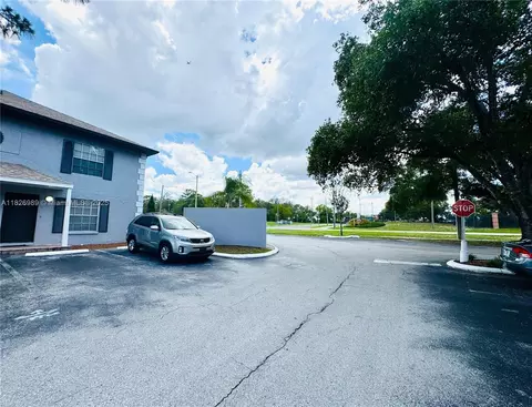 5238 Sunridge Palms Dr, Tampa, FL 33617