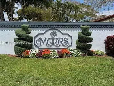 6298 NW 170th Ln, Hialeah, FL 33015