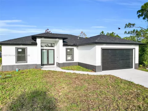 484 Redwing St, Lehigh Acres, FL 33974