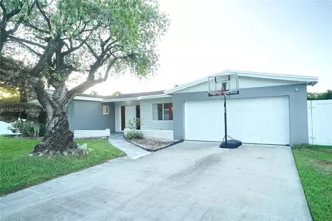 7985 NW 1st St, Margate, FL 33063