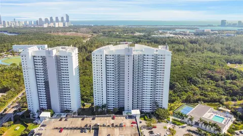 14951 Royal Oaks Ln #908, North Miami, FL 33181