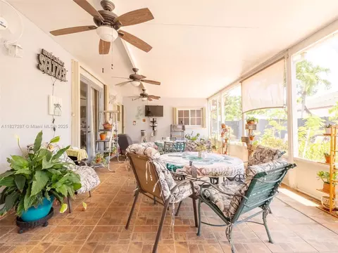 Exterior - 16523 NW 77th Path, Miami Lakes, FL 33016 photo 18 of 24