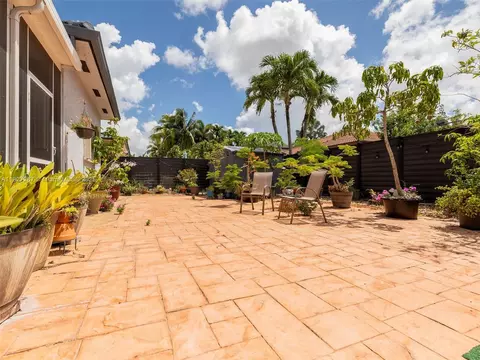 Exterior - 16523 NW 77th Path, Miami Lakes, FL 33016 photo 17 of 24
