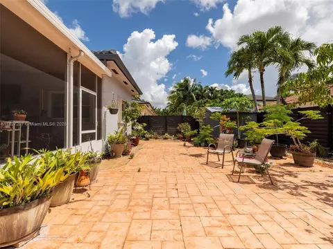 Exterior - 16523 NW 77th Path, Miami Lakes, FL 33016 photo 22 of 24