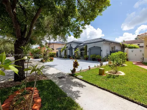 Exterior - 16523 NW 77th Path, Miami Lakes, FL 33016 photo 7 of 24