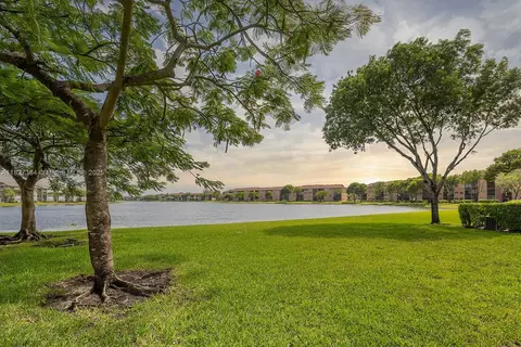 550 SW 138th Ave #112K, Pembroke Pines, FL 33027