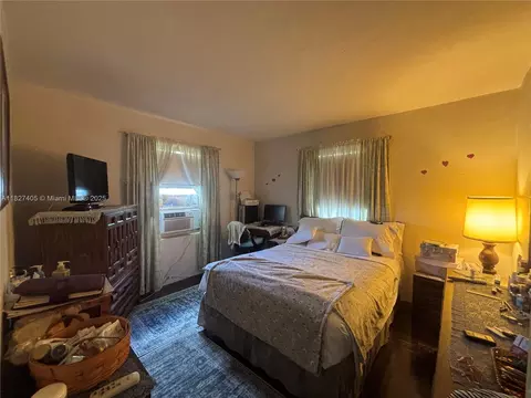981 E 18th St, Hialeah, FL 33013 photo 6
