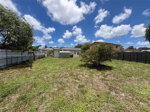 981 E 18th St, Hialeah, FL 33013 photo 3