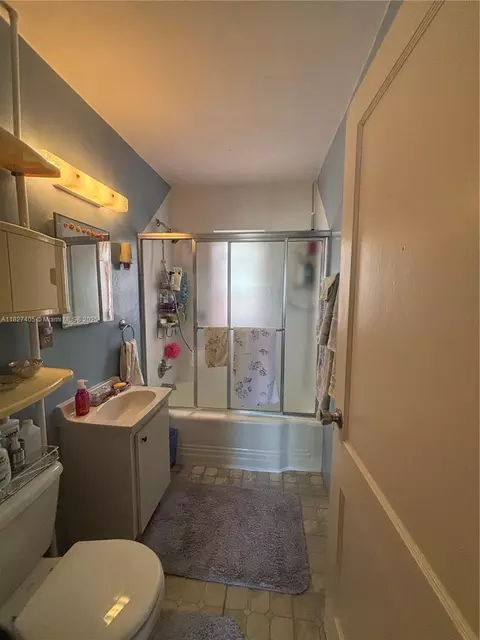 981 E 18th St, Hialeah, FL 33013 photo 4