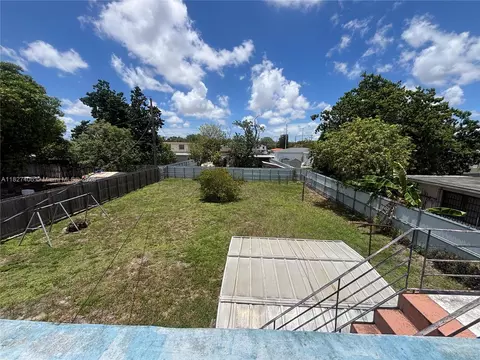 981 E 18th St, Hialeah, FL 33013 photo 2