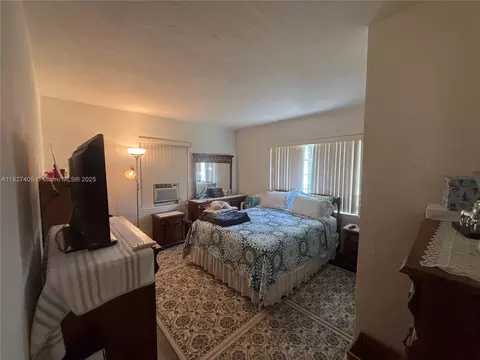 981 E 18th St, Hialeah, FL 33013 photo 5