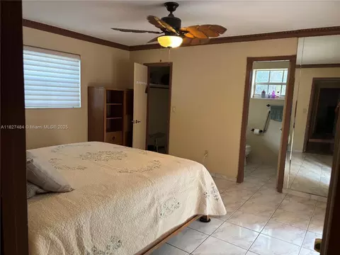 14520 Sabal Dr, Miami Lakes, FL 33014 photo 4