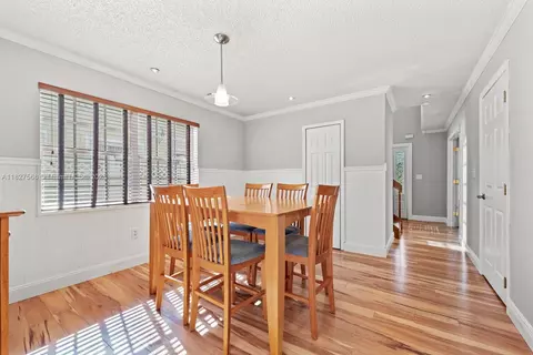Dining - 20155 E Oakmont Cir, Hialeah, FL 33015 photo 1 of 2