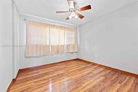 Bedroom - 20155 E Oakmont Cir, Hialeah, FL 33015 photo 5 of 5