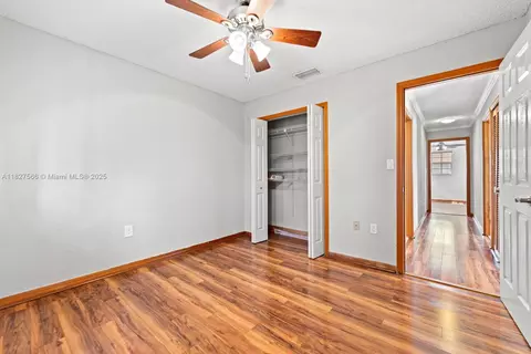 Bedroom - 20155 E Oakmont Cir, Hialeah, FL 33015 photo 4 of 5