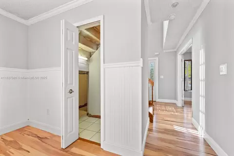 Entry Way - 20155 E Oakmont Cir, Hialeah, FL 33015 photo 4 of 4