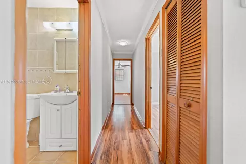 Entry Way - 20155 E Oakmont Cir, Hialeah, FL 33015 photo 3 of 4