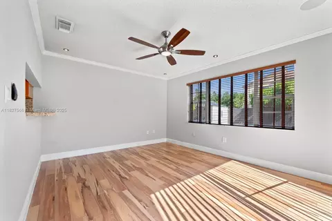 Living - 20155 E Oakmont Cir, Hialeah, FL 33015 photo 1 of 3