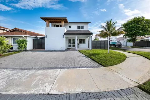 9023 NW 111th Ter, Hialeah Gardens, FL 33018