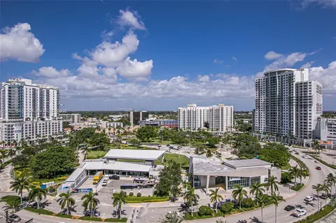 1720 Harrison St #14E, Hollywood, FL 33020