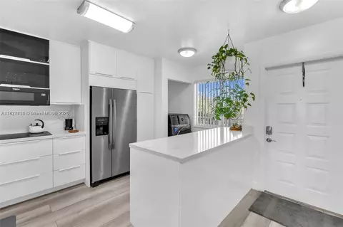 9525 Weldon Cir #H305, Tamarac, FL 33321