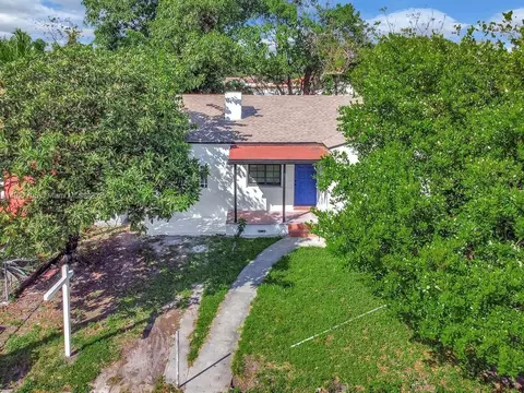 547 NW 49th St, Miami, FL 33127