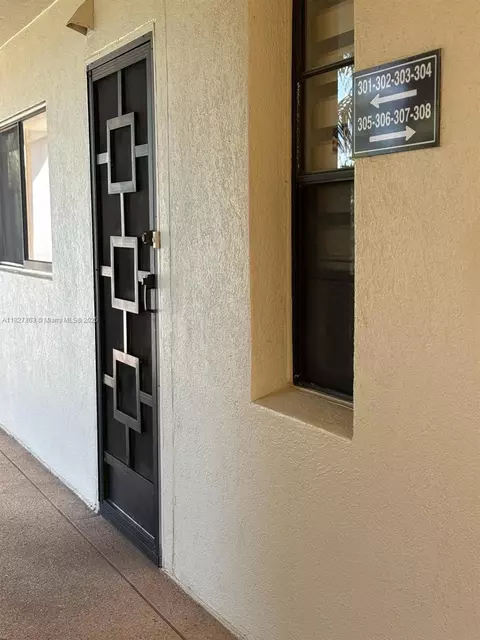 7310 Ashford Pl #304, Delray Beach, FL 33446
