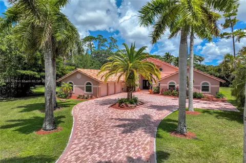 7562 NW 51st Pl, Coral Springs, FL 33067