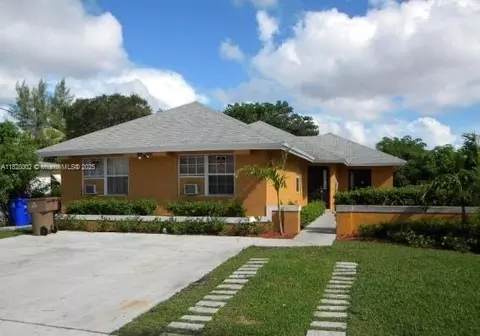 165 SW 5th Ct, Deerfield Beach, FL 33441