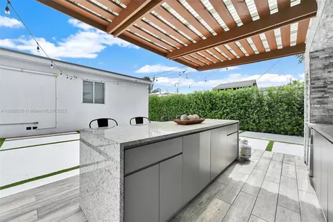 40 W 63rd St, Hialeah, FL 33012 photo 3