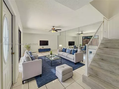 8103 SW 24th St, North Lauderdale, FL 33068