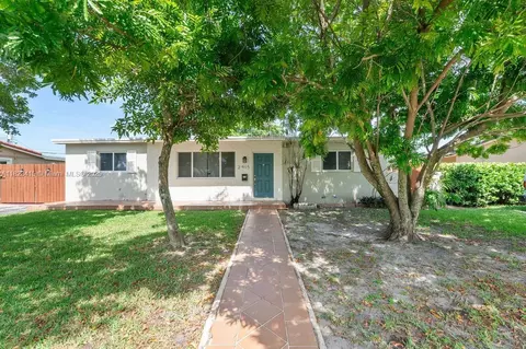 2915 SW 92nd Pl, Miami, FL 33165
