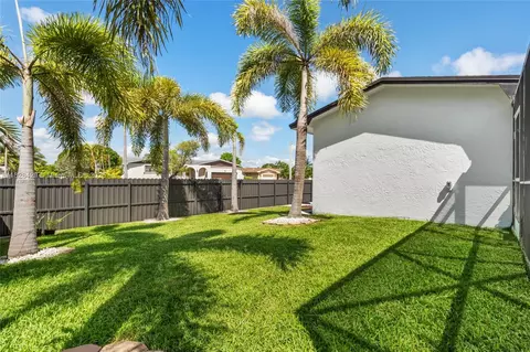 Exterior - 20175 SW 89th Ct, Cutler Bay, FL 33189 photo 9 of 12