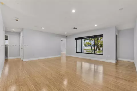 Living - 20175 SW 89th Ct, Cutler Bay, FL 33189 photo 3 of 7