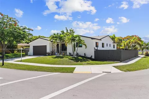Exterior - 20175 SW 89th Ct, Cutler Bay, FL 33189 photo 2 of 12