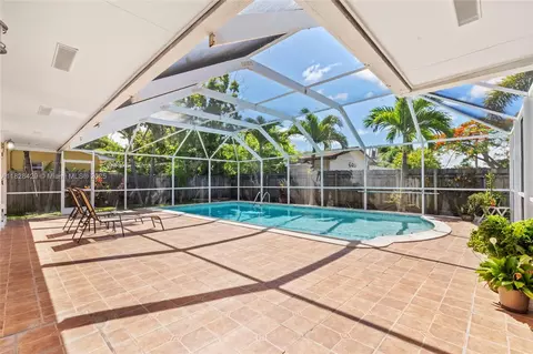 Exterior - 20175 SW 89th Ct, Cutler Bay, FL 33189 photo 7 of 12
