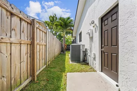 Exterior - 20175 SW 89th Ct, Cutler Bay, FL 33189 photo 8 of 12