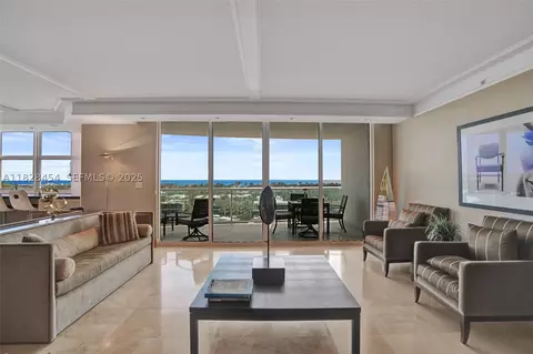 20201 E Country Club Dr #901, Aventura, FL 33180