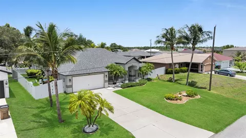 2206 NE 17th Pl, Cape Coral, FL 33909