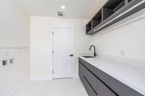 Other - 7101 E Troon Cir, Miami Lakes, FL 33014 photo 6 of 8