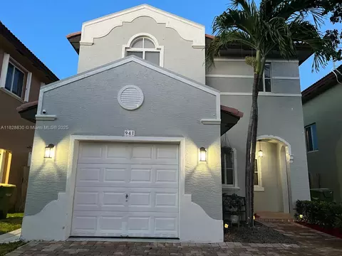 941 NE 41st Ter, Homestead, FL 33033