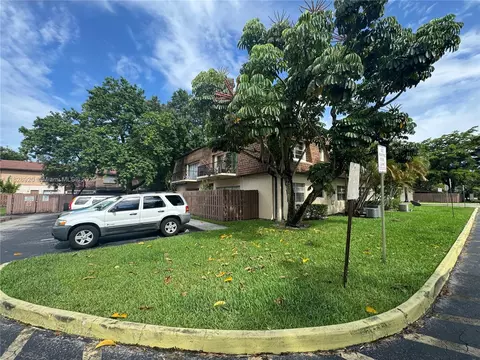 7523 W Sunrise Blvd #B2, Plantation, FL 33313