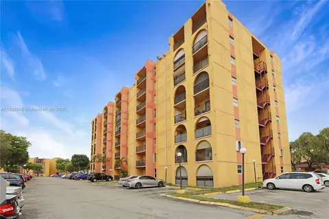 4717 NW 7th St #504-10, Miami, FL 33126